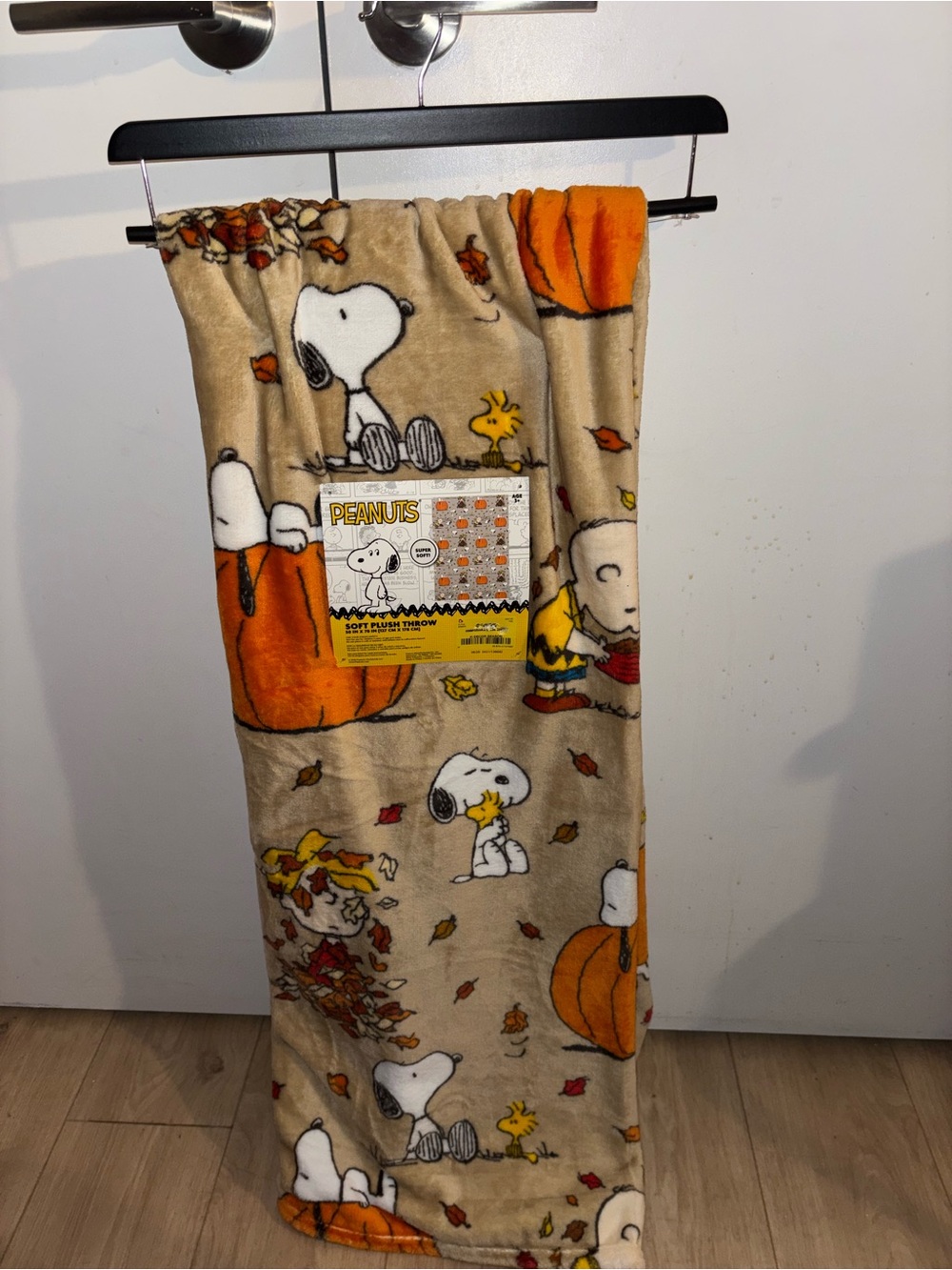 Peanuts Snoopy Kids' plush throw blanket
